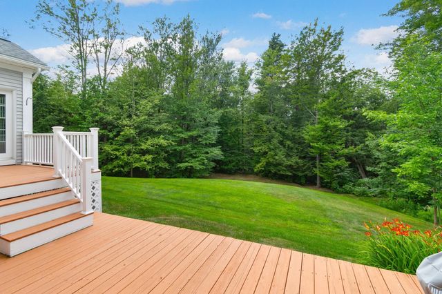 900 Ledgewood Drive, Williston, VT 05495