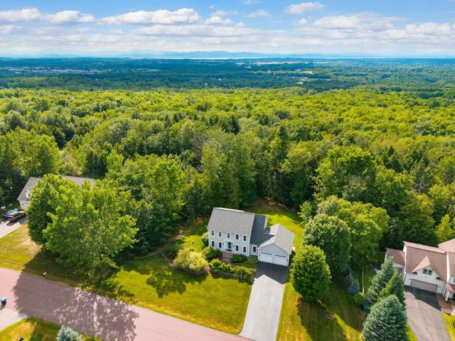 900 Ledgewood Drive, Williston, VT 05495