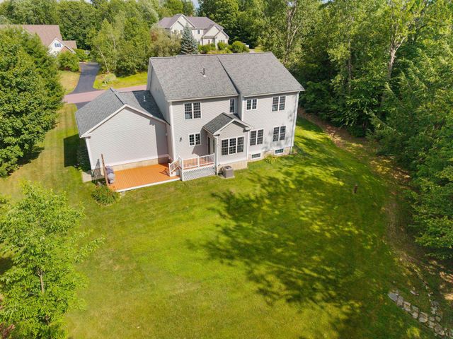 900 Ledgewood Drive, Williston, VT 05495