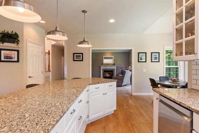 900 Ledgewood Drive, Williston, VT 05495