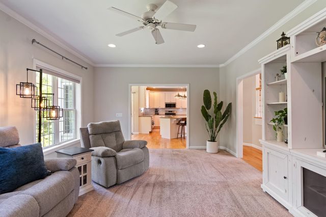 900 Ledgewood Drive, Williston, VT 05495