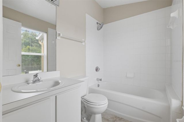 1236 BLENHEIM COURT, Wesley Chapel, FL 33543