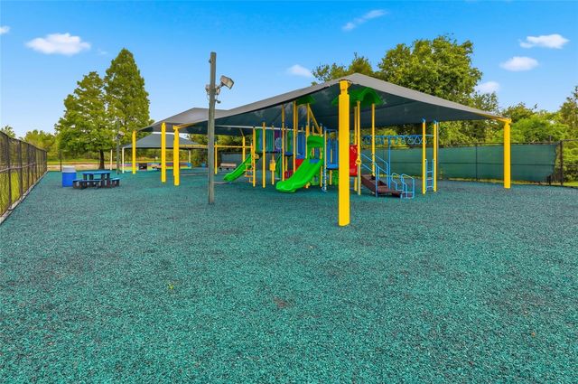1236 BLENHEIM COURT, Wesley Chapel, FL 33543