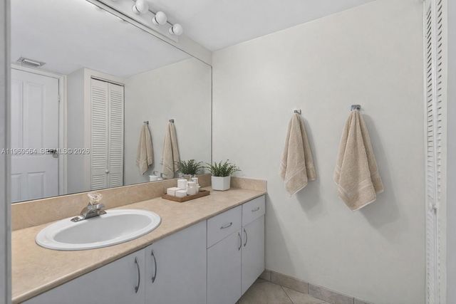 2351 Douglas Rd 1104, Miami, FL 33145