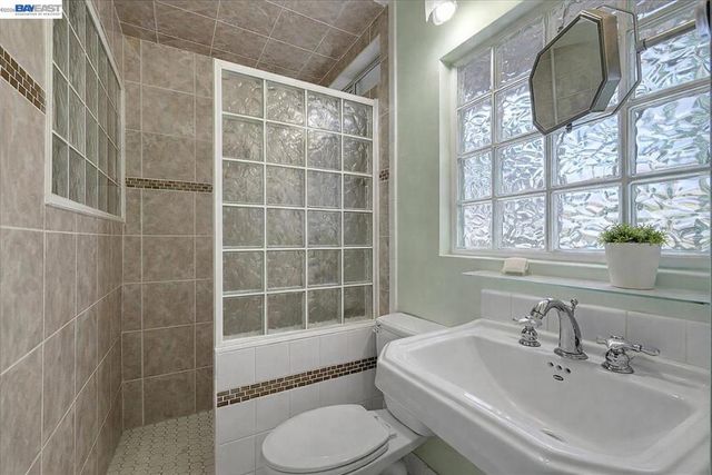 1816 Eastern Avenue, Sacramento, CA 95864