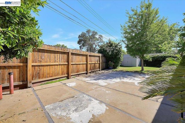 1816 Eastern Avenue, Sacramento, CA 95864