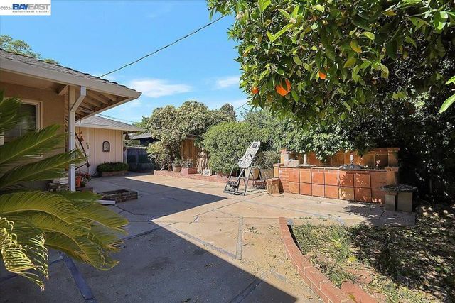 1816 Eastern Avenue, Sacramento, CA 95864