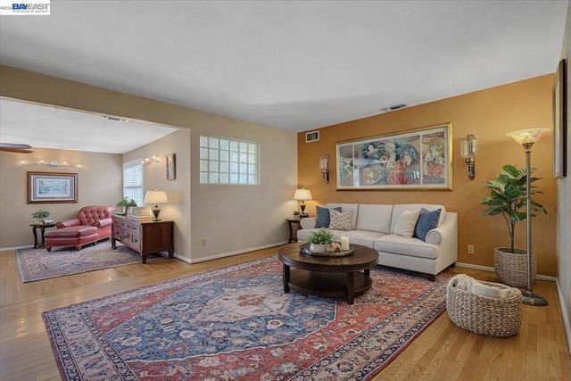 1816 Eastern Avenue, Sacramento, CA 95864