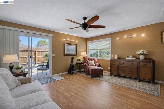 1816 Eastern Avenue, Sacramento, CA 95864