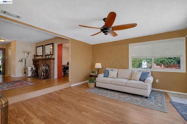 1816 Eastern Avenue, Sacramento, CA 95864