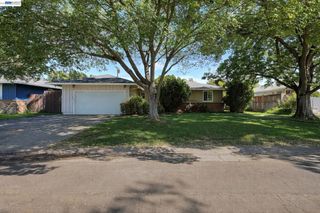 1816 Eastern Avenue, Sacramento, CA 95864