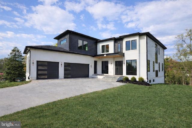 2447 FLINT HILL RD, Vienna, VA 22181