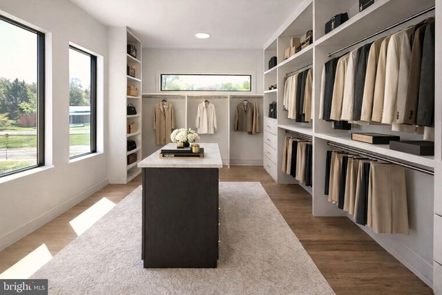 2447 FLINT HILL RD, Vienna, VA 22181