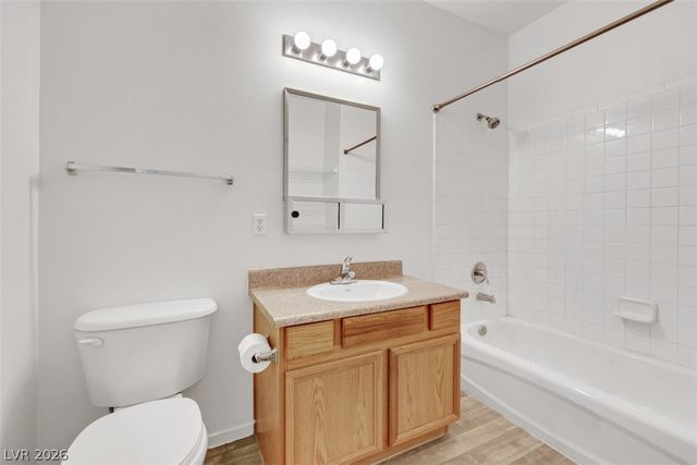 2041 HUSSIUM HILLS Street 202, Las Vegas, NV 89108