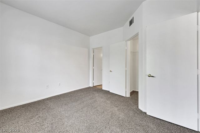 2041 HUSSIUM HILLS Street 202, Las Vegas, NV 89108