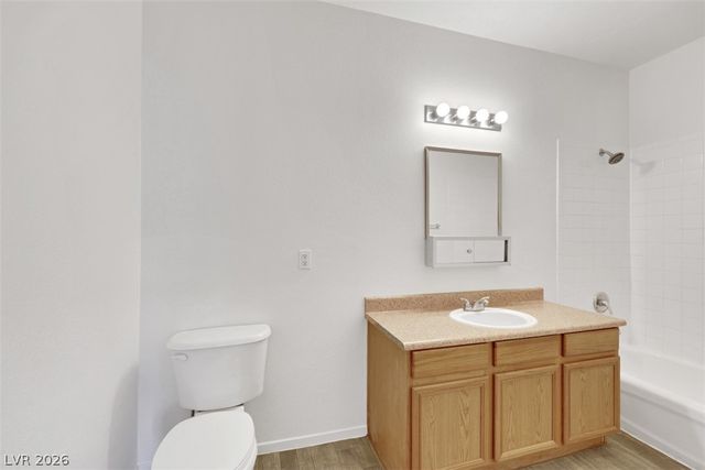 2041 HUSSIUM HILLS Street 202, Las Vegas, NV 89108