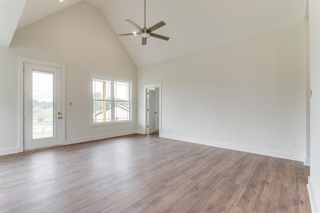 16 Radelle Ln, Mcminnville, TN 37110