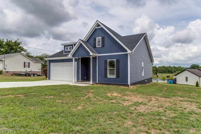 16 Radelle Ln, Mcminnville, TN 37110