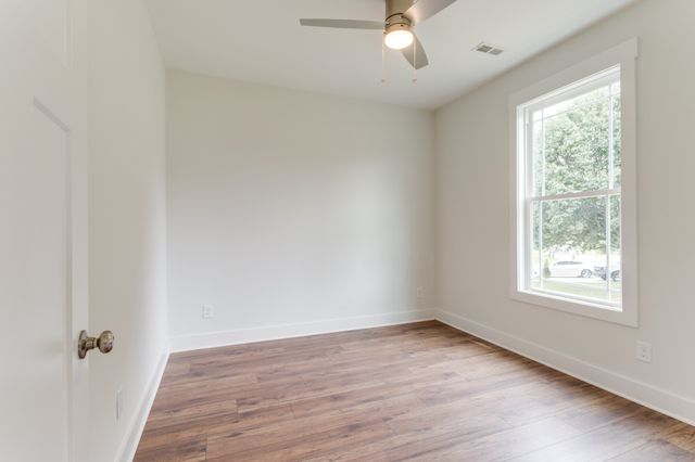 16 Radelle Ln, Mcminnville, TN 37110