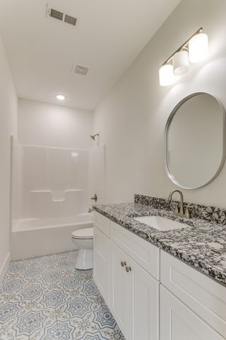 16 Radelle Ln, Mcminnville, TN 37110