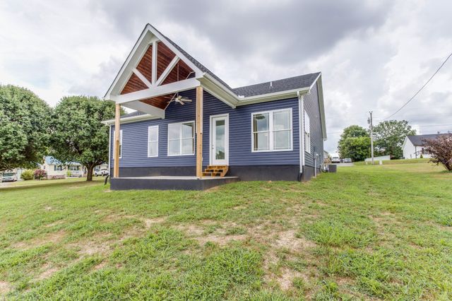 16 Radelle Ln, Mcminnville, TN 37110