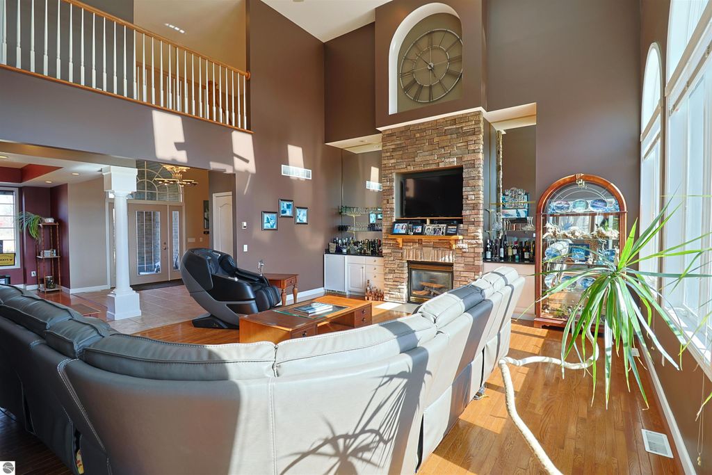 Image 11 of property listing at 956 E Remus Road, Mt Pleasant, MI 48858