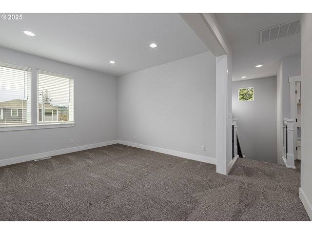 15237 Se TOWERS Ter, Milwaukie, OR 97267