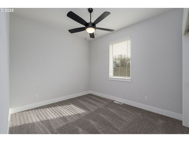 15237 Se TOWERS Ter, Milwaukie, OR 97267