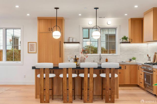 739 Linden Avenue, Burlingame, CA 94010