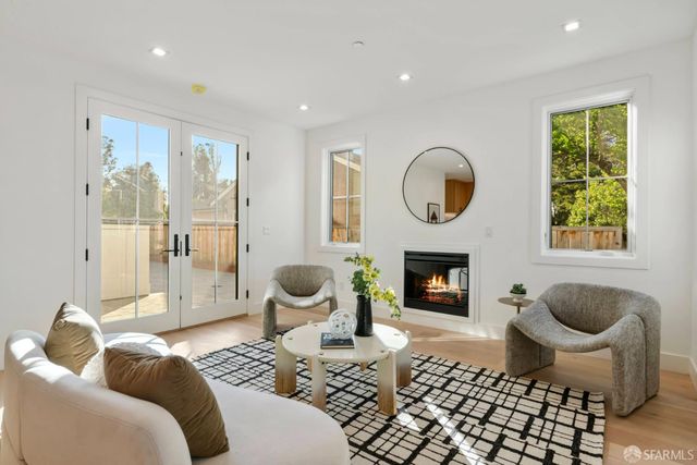 739 Linden Avenue, Burlingame, CA 94010