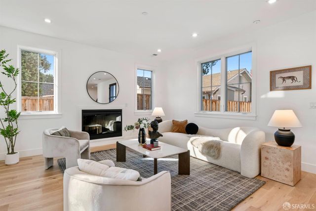 739 Linden Avenue, Burlingame, CA 94010