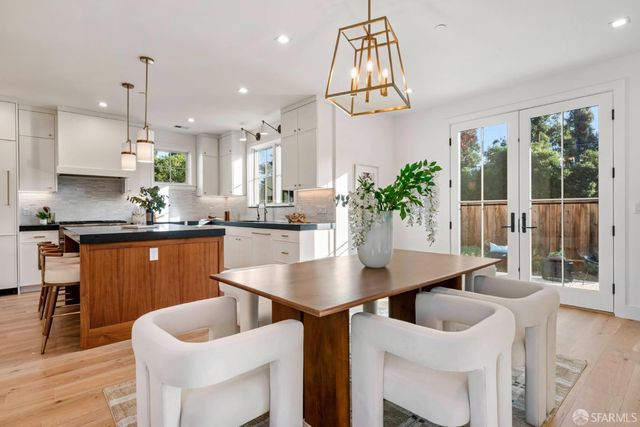 739 Linden Avenue, Burlingame, CA 94010