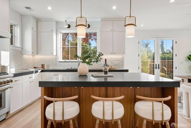 739 Linden Avenue, Burlingame, CA 94010