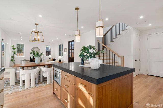 739 Linden Avenue, Burlingame, CA 94010