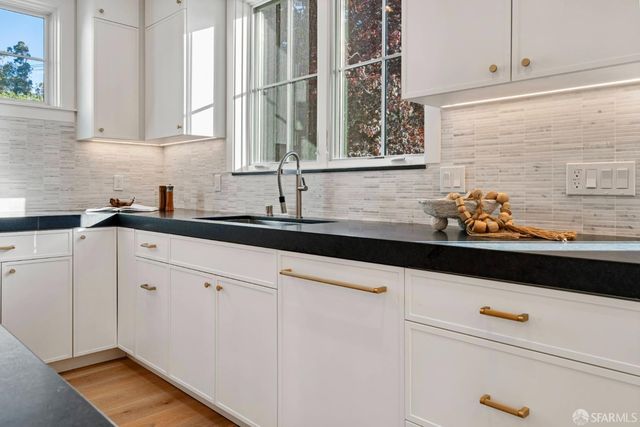 739 Linden Avenue, Burlingame, CA 94010