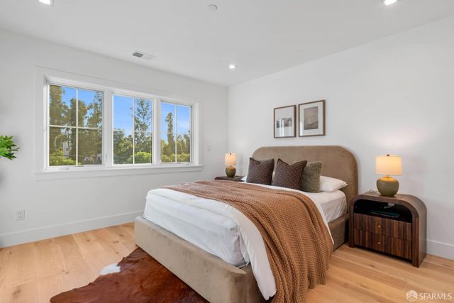 739 Linden Avenue, Burlingame, CA 94010