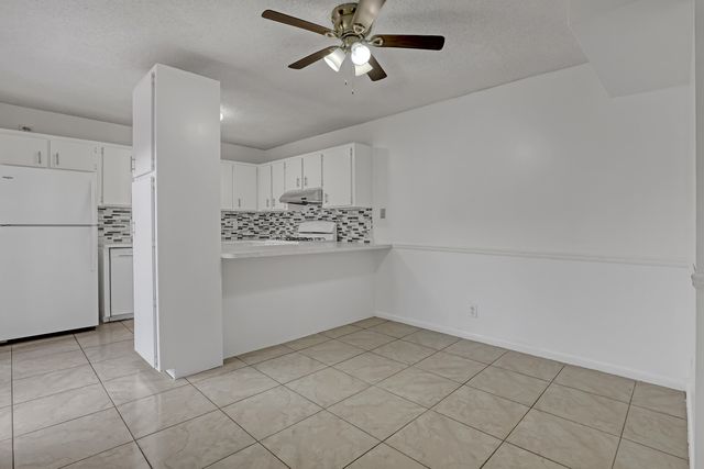 6335 Red Pine Lane A, Greenacres, FL 33415