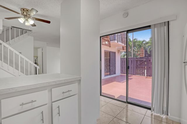 6335 Red Pine Lane A, Greenacres, FL 33415