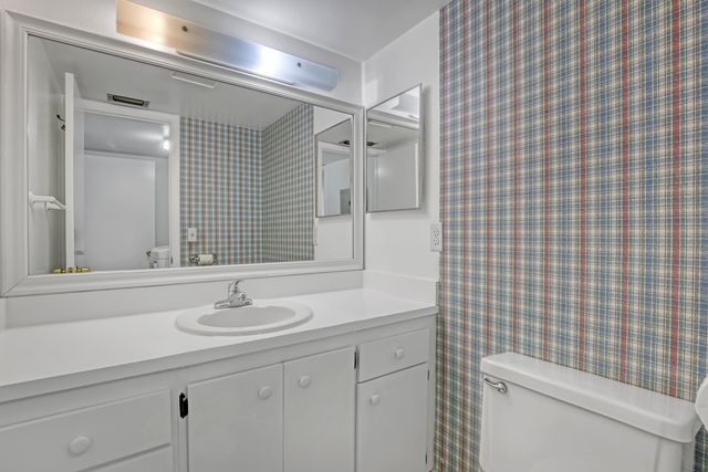 6335 Red Pine Lane A, Greenacres, FL 33415