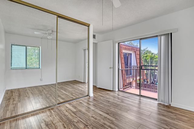 6335 Red Pine Lane A, Greenacres, FL 33415