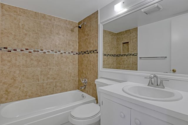 6335 Red Pine Lane A, Greenacres, FL 33415