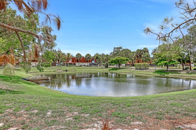 6335 Red Pine Lane A, Greenacres, FL 33415