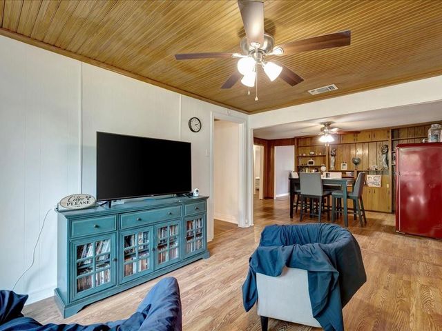 110 N Grace Street, Crockett, TX 75835