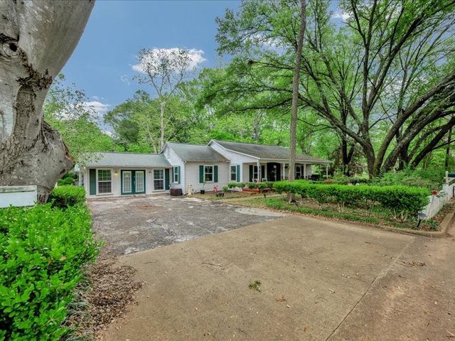 110 N Grace Street, Crockett, TX 75835
