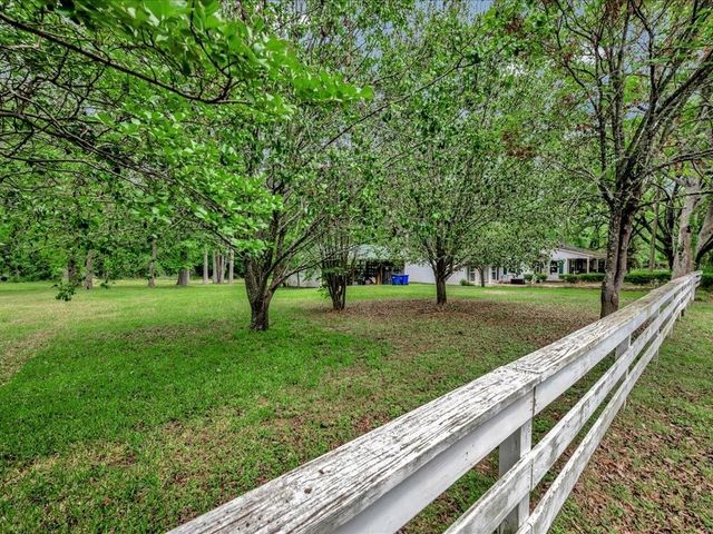 110 N Grace Street, Crockett, TX 75835