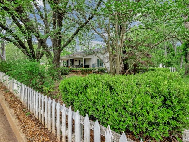 110 N Grace Street, Crockett, TX 75835