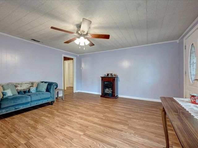 110 N Grace Street, Crockett, TX 75835