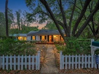 110 N Grace Street, Crockett, TX 75835