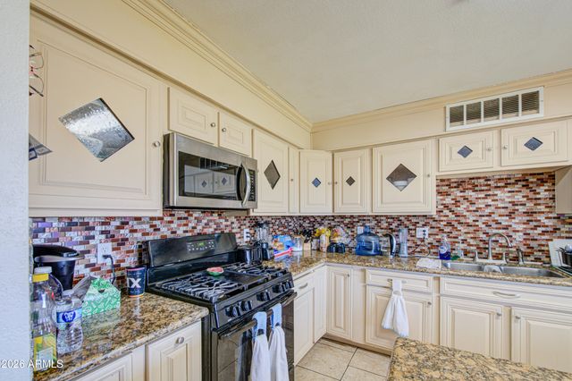 8713 W OSBORN Road, Phoenix, AZ 85037