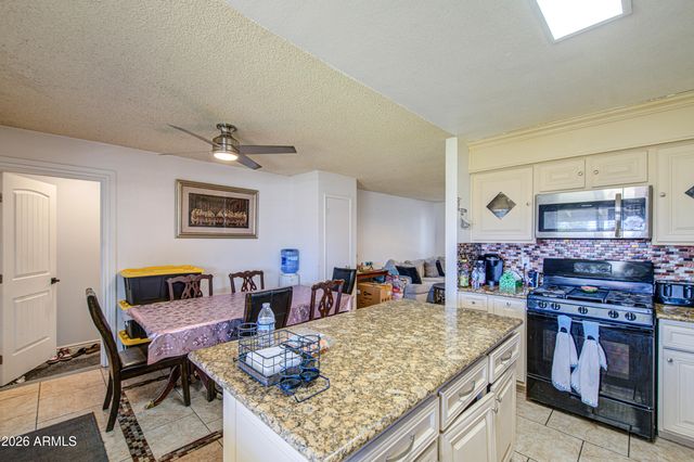 8713 W OSBORN Road, Phoenix, AZ 85037